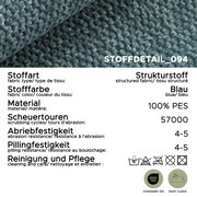 Nahaufnahme eines blauen Strukturstoffs aus 100% PES, geeignet für ein Schlafsofa. Der Stoff hat eine hohe Scheuerfestigkeit von 57000 Touren und eine Abrieb- und Pillingfestigkeit von 4-5. Pflegeleicht und OEKO-TEX zertifiziert. Perspektive: Detailansich