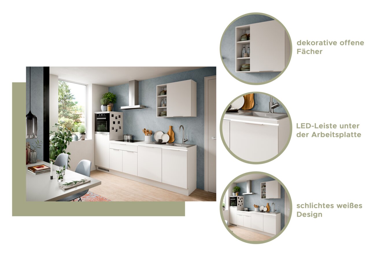 Moderne Küche mit schlichtem weißen Design, dekorativen offenen Fächern und LED-Leiste unter der Arbeitsplatte, seitliche Perspektive.