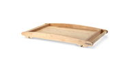 Holz-Betttablett von Continenta, seitliche Perspektive, mit erhöhtem Rand und stabilen Füßen.