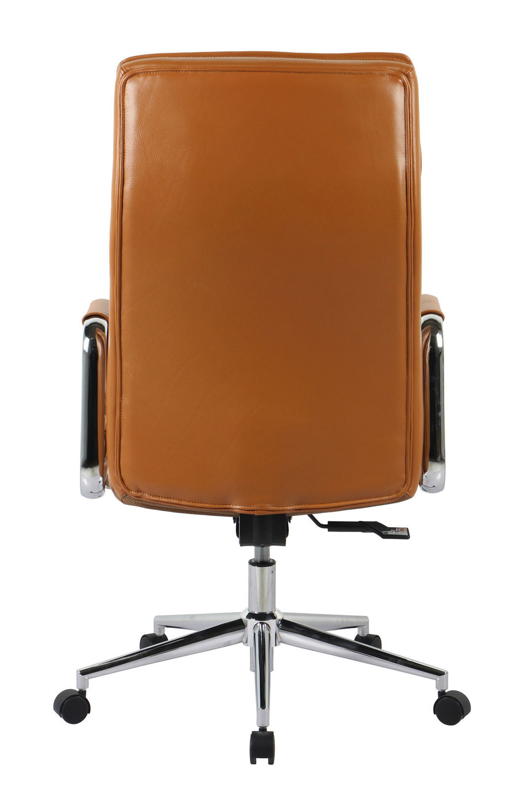 Rückansicht eines braunen Chefsessels mit verchromtem Fußkreuz und Rollen