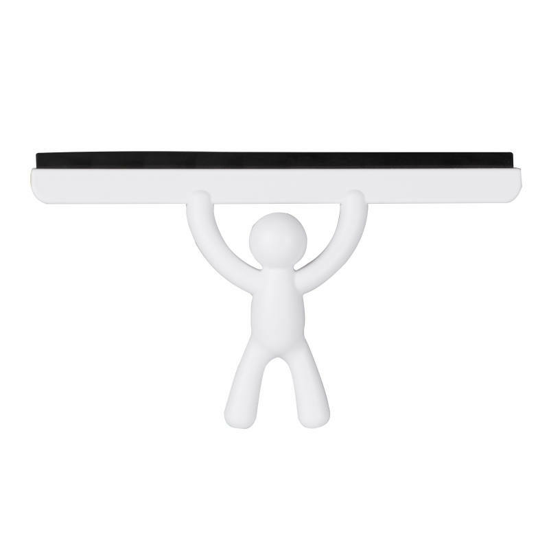 Weißer Duschabzieher in Form einer Figur, die eine Abziehlippe über dem Kopf hält, Frontalansicht.