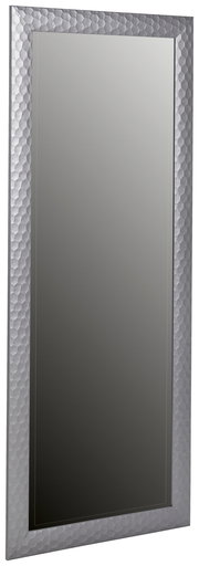 Rechteckiger Spiegel mit strukturiertem Rahmen, perspektivisch von vorne leicht seitlich fotografiert.