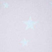 Fertigvorhang mit hellblauen Sternen auf weißem Hintergrund, Draufsicht