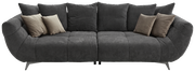 Großes, modernes Sofa in dunklem Grau mit mehreren Kissen, frontal betrachtet.