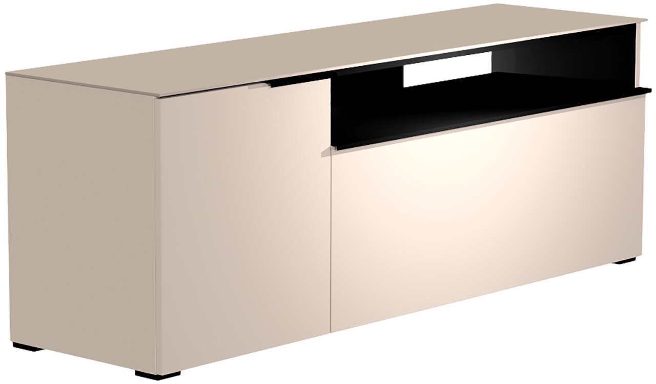 TV-Lowboard in hellem Beige mit zwei Türen und offenem Fach, seitliche Perspektive