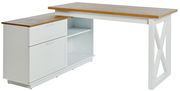 Moderner Eck-Schreibtisch mit weißem Gestell und Holzoberfläche, seitliche Schubladen und Regalfächer, Perspektive von vorne rechts.