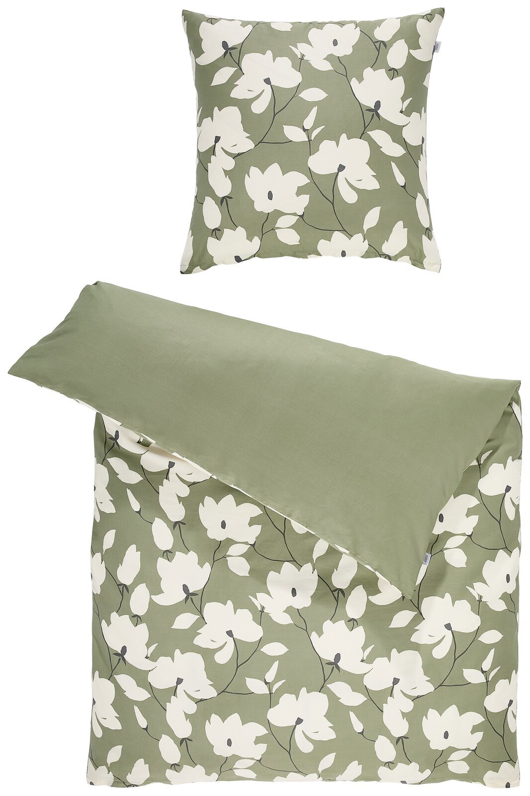 Bettwäsche-Set in Salbeigrün mit großem weißen Blumenmuster, Deckenbezug mit einfarbig salbeigrüner Rückseite und passendem Kissenbezug; Ansicht von vorne, Decke leicht aufgeklappt