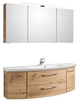 Badezimmerkombination in Holzoptik mit Spiegelschrank und Waschbeckenunterschrank, Frontalansicht