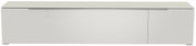 Frontansicht eines modernen, weißen XL TV-Lowboards mit glatter Oberfläche und minimalistischen Linien.