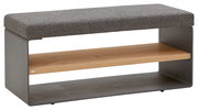 Moderne Bank mit grauem Polster und Holzablage, seitliche Perspektive