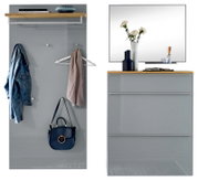 Frontansicht eines modernen Garderoben-Sets in Grau mit Glasoptik und Holzablage: links Wandpaneel mit Haken und Ablage, rechts Schuhschrank/Kommode mit Spiegel und Deko