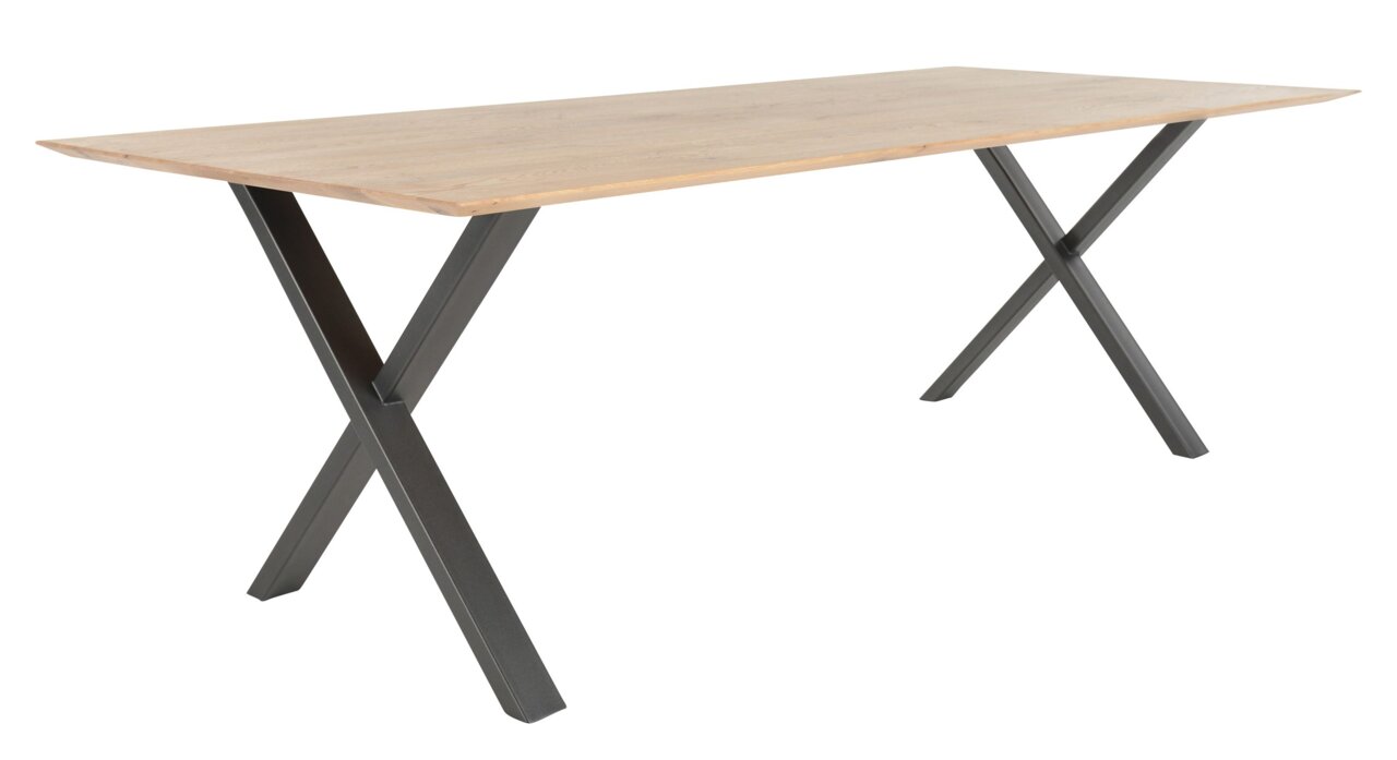 Moderner Esstisch mit Holzplatte und X-förmigen Metallbeinen, seitliche Perspektive