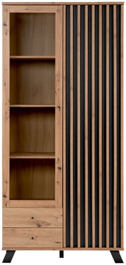 Frontansicht einer modernen Vitrine mit Holz- und Metallelementen, links mit offenen Regalen und rechts mit vertikalen schwarzen Streifen.