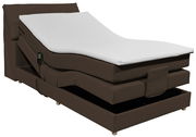 Elektrisch verstellbares Boxspringbett in Braun mit Fernbedienung, seitliche Perspektive