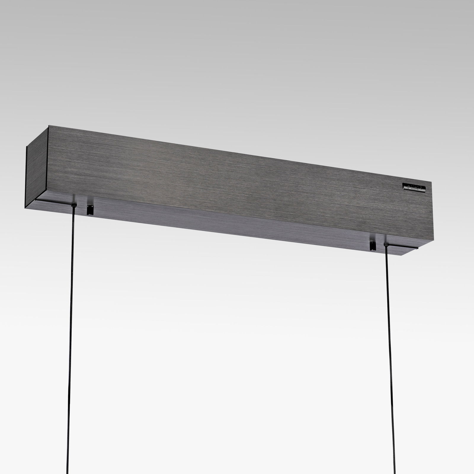Moderne LED-Pendelleuchte in rechteckiger Form, seitliche Perspektive