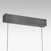 Moderne LED-Pendelleuchte in rechteckiger Form, seitliche Perspektive