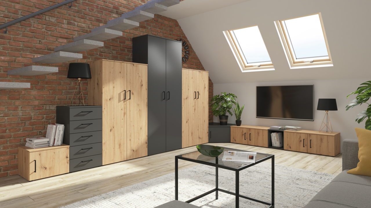 Carryhome Mehrzweckschrank MULTISTAURAUM Moderne Wohnzimmermöbel in einem Dachgeschoss mit Ziegelwand, bestehend aus einer Kombination von Holz- und dunklen Elementen, inklusive Kommoden, Schränken und einem TV-Board. Perspektive von der Seite mit Blick auf die gesamte Möbelanordnung.