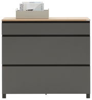 Moderner Schuhschrank in grauer Farbe mit drei Schubladen, Holzoberfläche und dekorativer Ablage, frontale Ansicht.