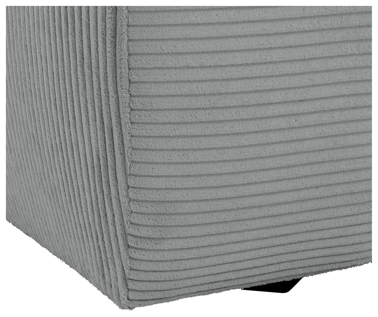 Z2 Big Sofa CASABLANCA Nahaufnahme einer Ecke eines Big-Sofas mit grauem, geripptem Stoffbezug.
