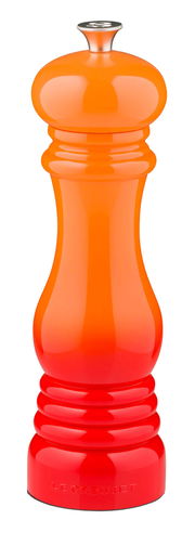 Salzmühle in ofenroter Farbe, frontal abgebildet