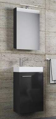 Modernes Badezimmer-Waschtischset mit schwarzem Unterschrank, weißem Waschbecken und rechteckigem Spiegelschrank mit LED-Aufsatzleuchte, frontal in leichter Linksansicht