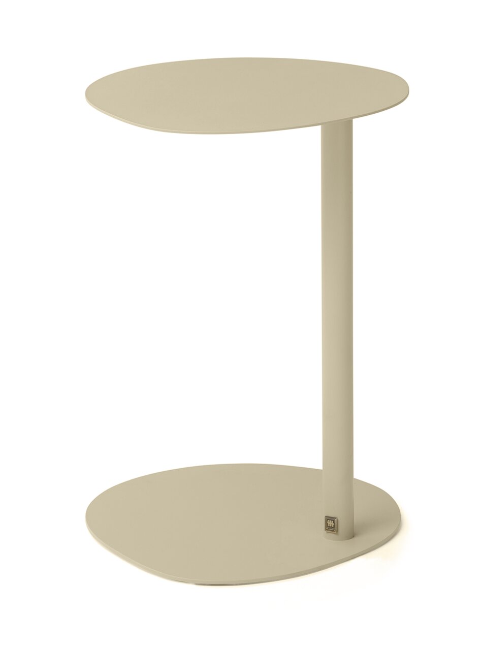 Moderner Beistelltisch in Beige mit ovaler Tischplatte und stabiler Säule, seitliche Perspektive