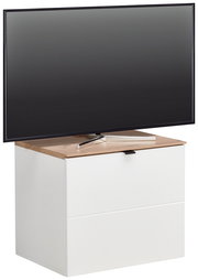 TV-Lowboard in Weiß mit Holzoberfläche, frontal betrachtet, mit einem großen Flachbildfernseher darauf.