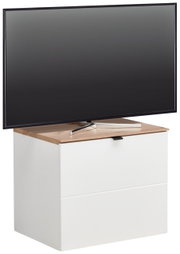 TV-Lowboard in Weiß mit Holzoberfläche, frontal betrachtet, mit einem großen Flachbildfernseher darauf.