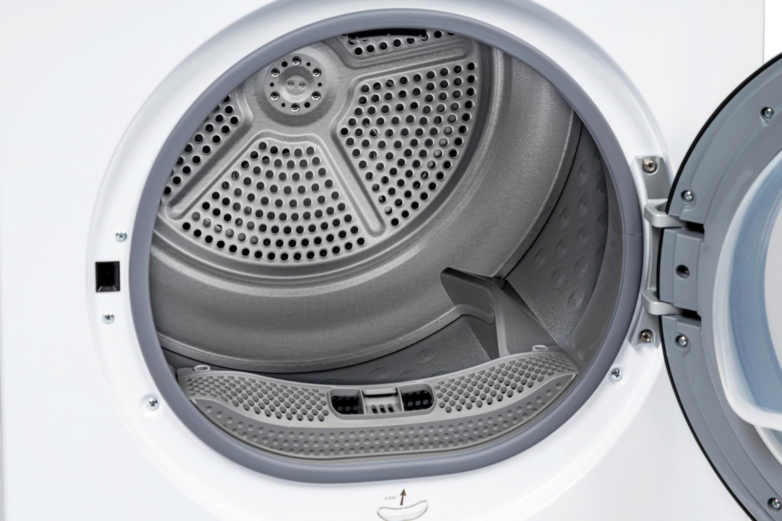 Innenansicht eines Stand-Wärmepumpentrockners mit geöffneter Tür, Trommel und Flusensieb sichtbar