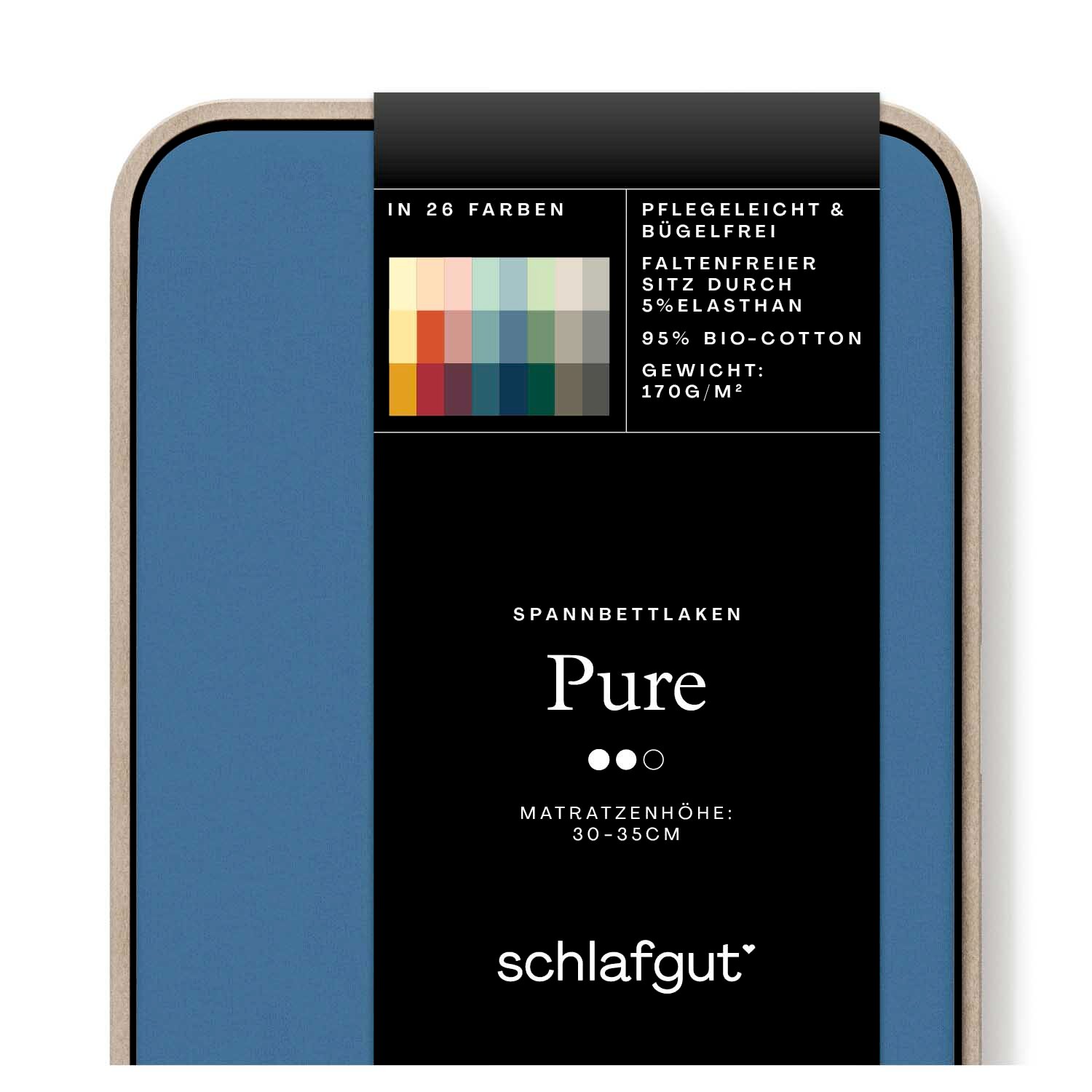 schlafgut Spannbettlaken S 615 Pure Verpackung eines blauen Spannbettlakens der Marke schlafgut, Modell Pure, aus 95% Bio-Baumwolle, geeignet für Matratzenhöhen von 30-35 cm, in 26 Farben erhältlich, pflegeleicht und bügelfrei, mit elastischem Sitz durch 5% Elasthan, Gewicht 170g/m², Vorder