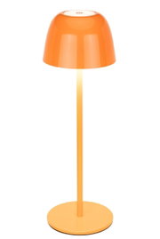 Orangefarbene Akku-Tischleuchte mit rundem Schirm und schlankem Standfuß, seitliche Perspektive