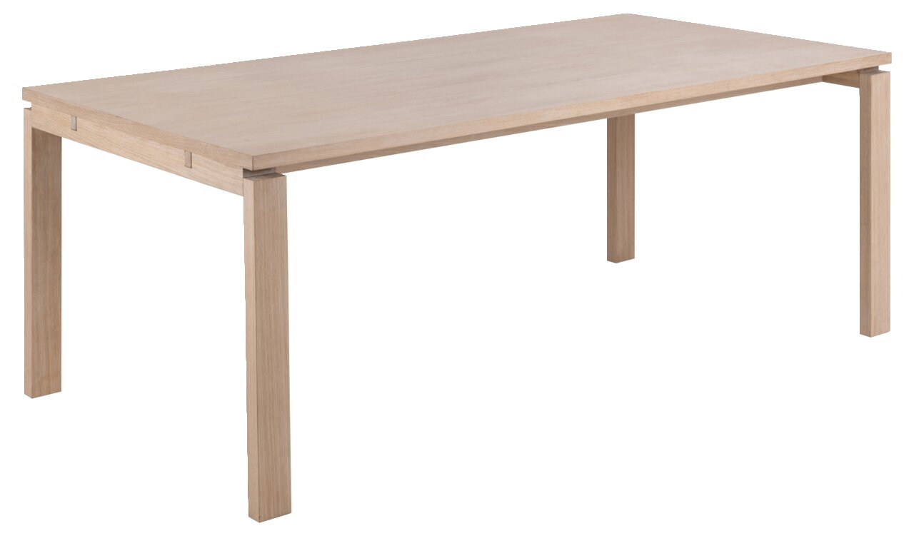 Moderner Esstisch aus hellem Holz, seitliche Perspektive