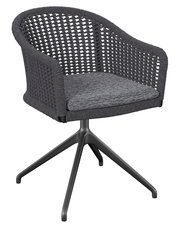 Moderner Armlehnstuhl mit geflochtenem Design und gepolstertem Sitz, seitliche Perspektive