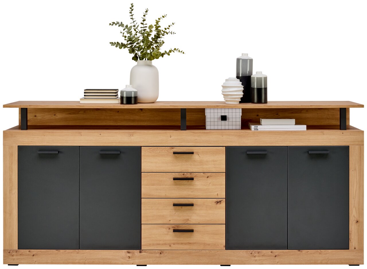 Frontale Ansicht eines modernen XL-Sideboards mit Holz- und dunklen Elementen, dekoriert mit Vasen und Büchern.