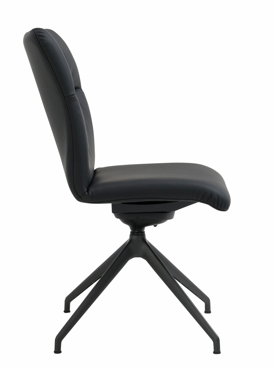 Plantagie Stuhl BOWIE Moderner schwarzer Stuhl mit gepolsterter Rückenlehne und Sitzfläche, seitliche Ansicht