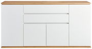 Frontale Ansicht des XORA Sideboards YAMAEL mit weißer Oberfläche und Holzdetails.