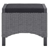 Grauer Hocker aus Rattan mit schwarzem Sitzpolster, Vorderansicht