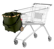 Grüner carrycruiser mit Holzdetails, befestigt an einem Einkaufswagen, seitliche Perspektive
