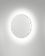 Runde LED-Außenwandleuchte von Fabas Luce, Modell ZON, in frontaler Perspektive mit leuchtendem Rand.