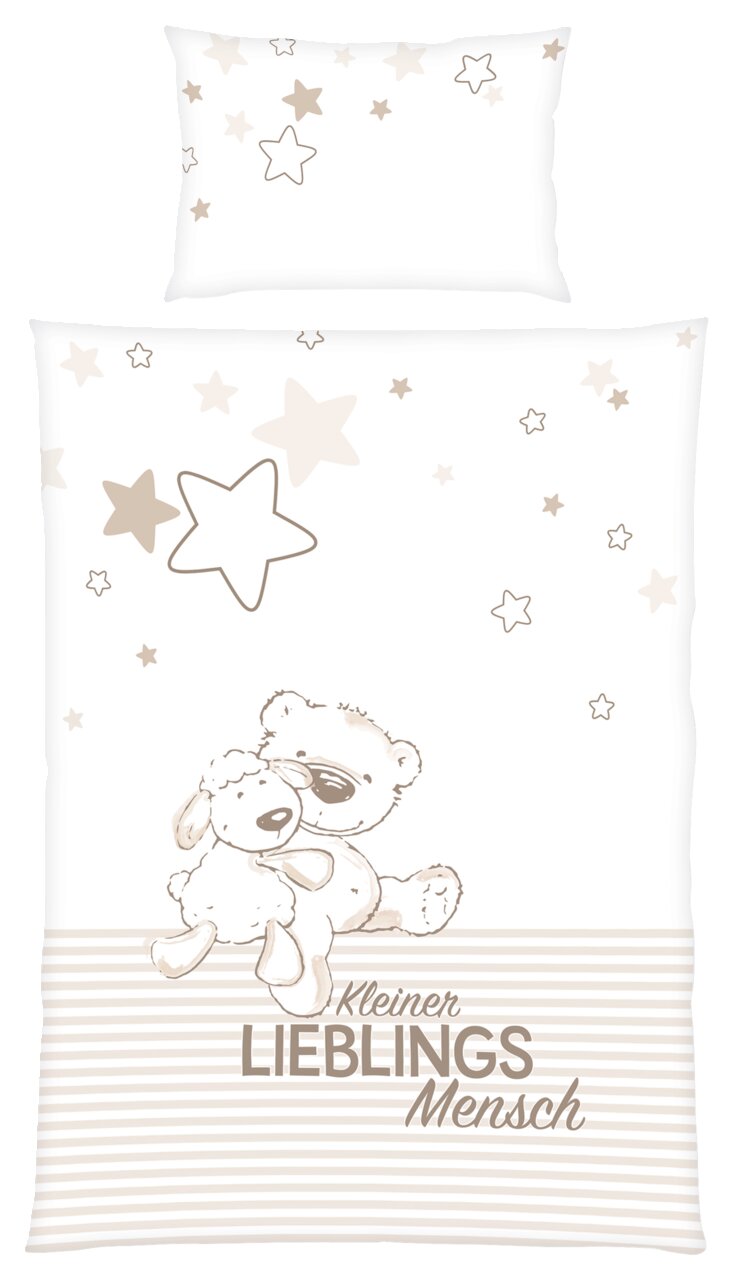 Renforcé-Bettwäsche mit niedlichem Bären- und Schafmotiv, umgeben von Sternen, mit der Aufschrift 'Kleiner Lieblingsmensch'. Draufsicht auf Kissen und Decke.