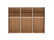 Frontale Ansicht eines sechstürigen Drehtürenschranks mit Holzoptik, offenen Fächern und Kleiderstangen.