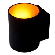 Schwarze zylindrische Wandleuchte XERA von Lucide mit warmem gelbem Licht, seitliche Perspektive