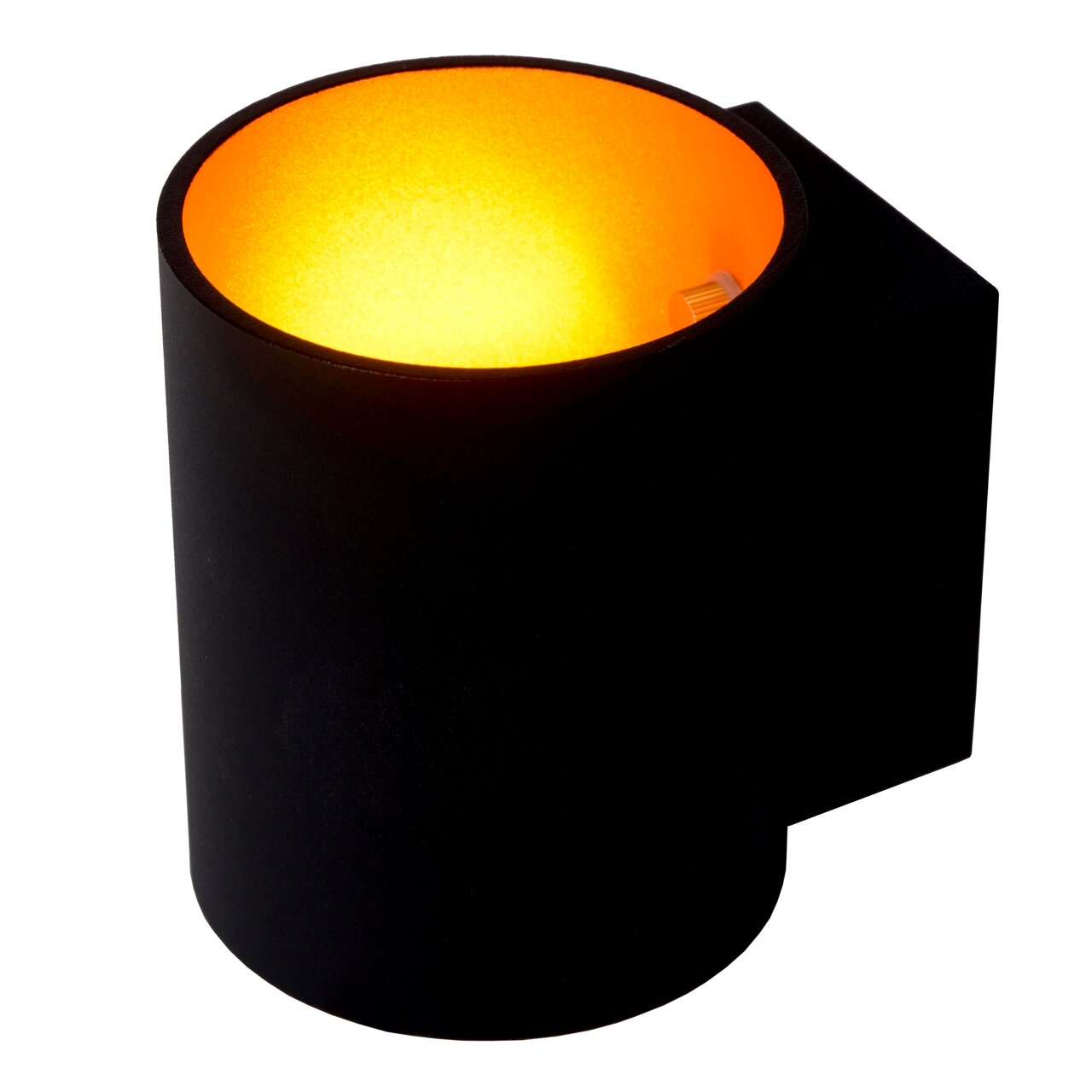 Schwarze zylindrische Wandleuchte XERA von Lucide mit warmem gelbem Licht, seitliche Perspektive