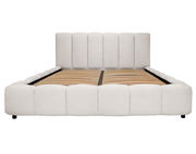 Frontale Ansicht eines weißen Polsterbettgestells mit hohem Kopfteil und Lattenrost.