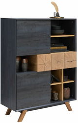 Hochwertiges Highboard mit dunkler Holzoptik und natürlichen Holzelementen, dekoriert mit Vasen und Büchern, aus einer leicht seitlichen Perspektive.