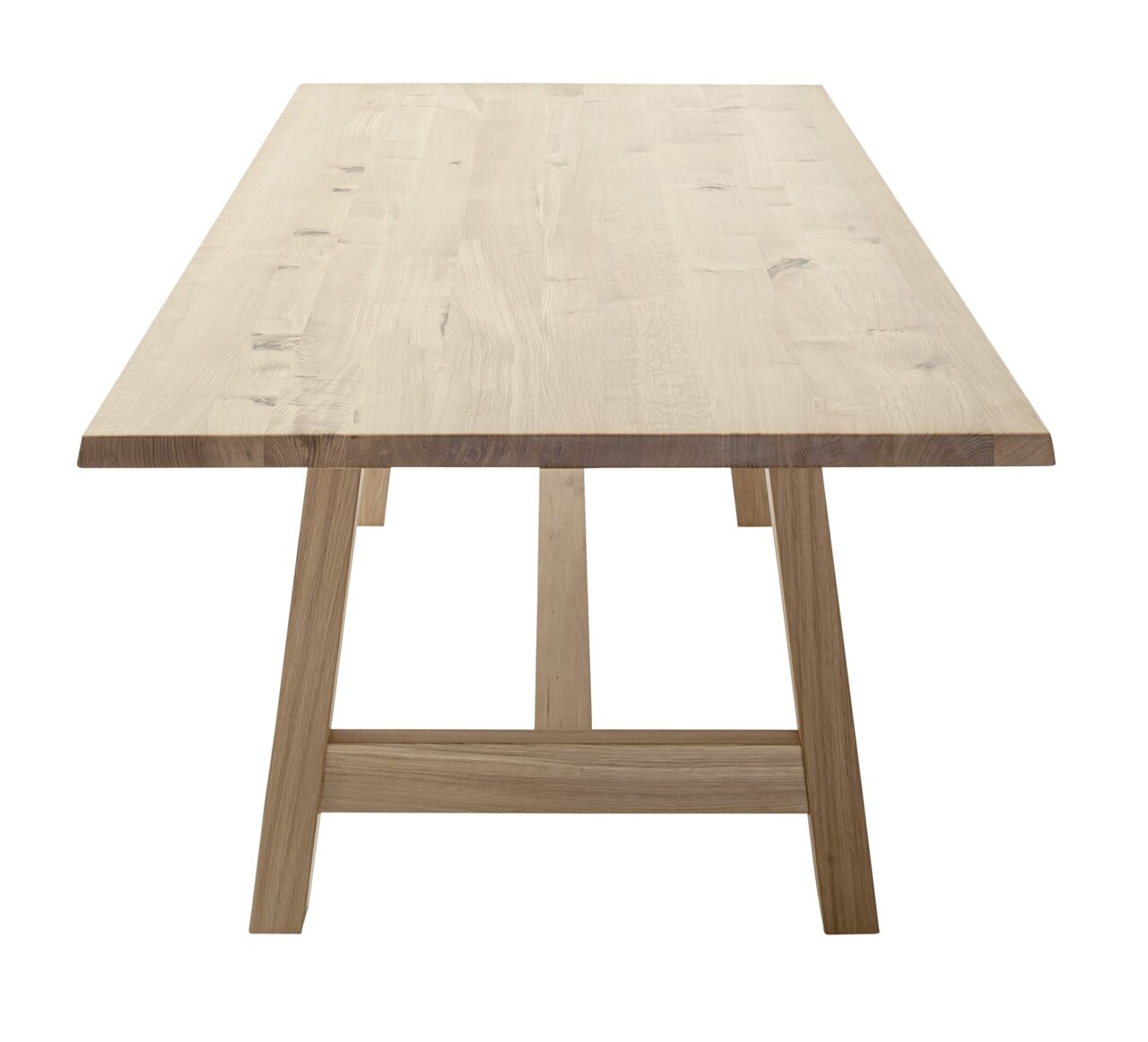 Houten tafel van licht hout, gezien van voren