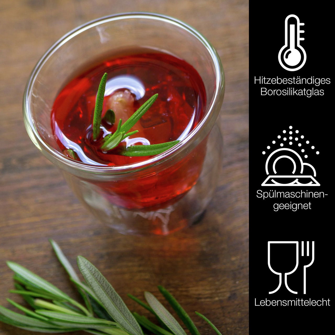 Doppelwandiges Glas mit rotem Getränk und Rosmarin, aus der Vogelperspektive fotografiert. Hitzebeständiges Borosilikatglas, spülmaschinengeeignet und lebensmittelecht.