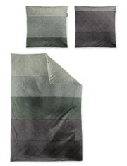 Bettwäsche-Set mit geometrischem Muster in verschiedenen Grüntönen, bestehend aus einem Bettbezug und zwei Kissenbezügen, aus der Vogelperspektive fotografiert.