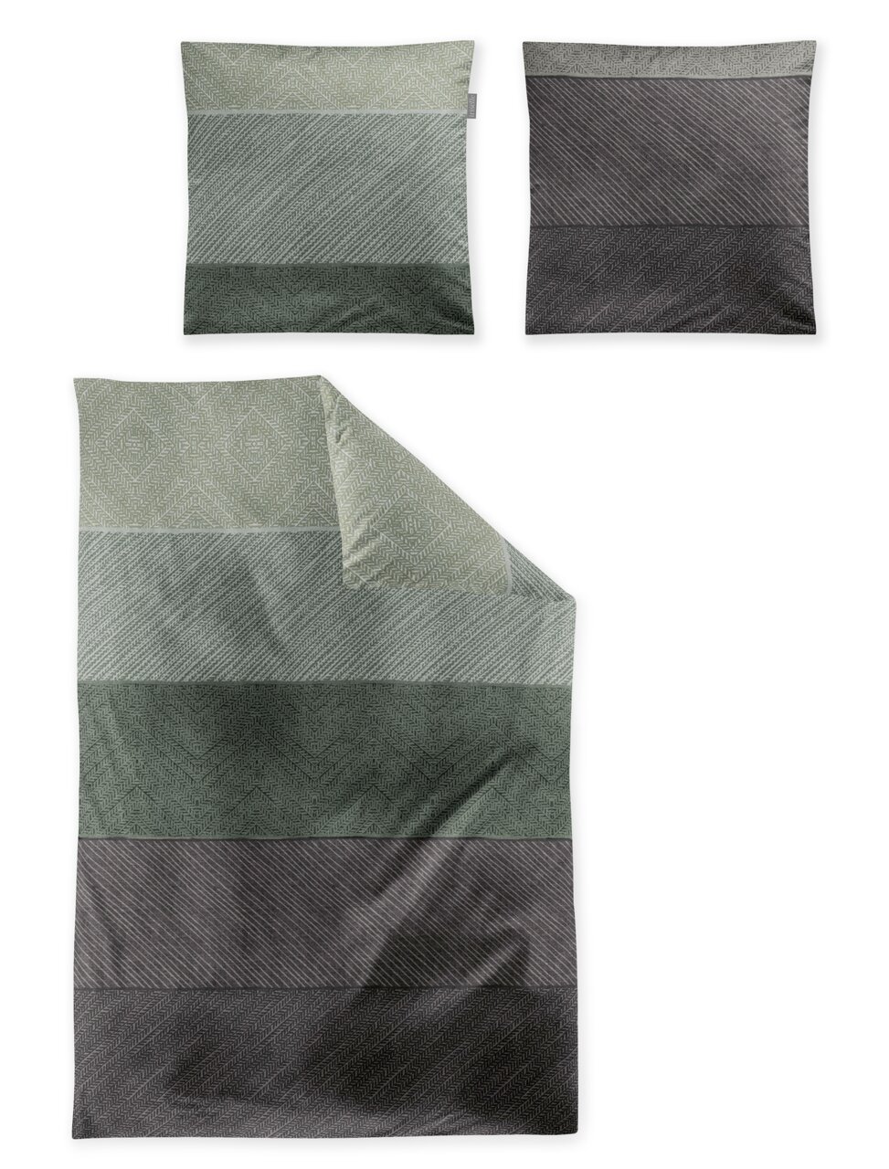Bettwäsche-Set mit geometrischem Muster in verschiedenen Grüntönen, bestehend aus einem Bettbezug und zwei Kissenbezügen, aus der Vogelperspektive fotografiert.