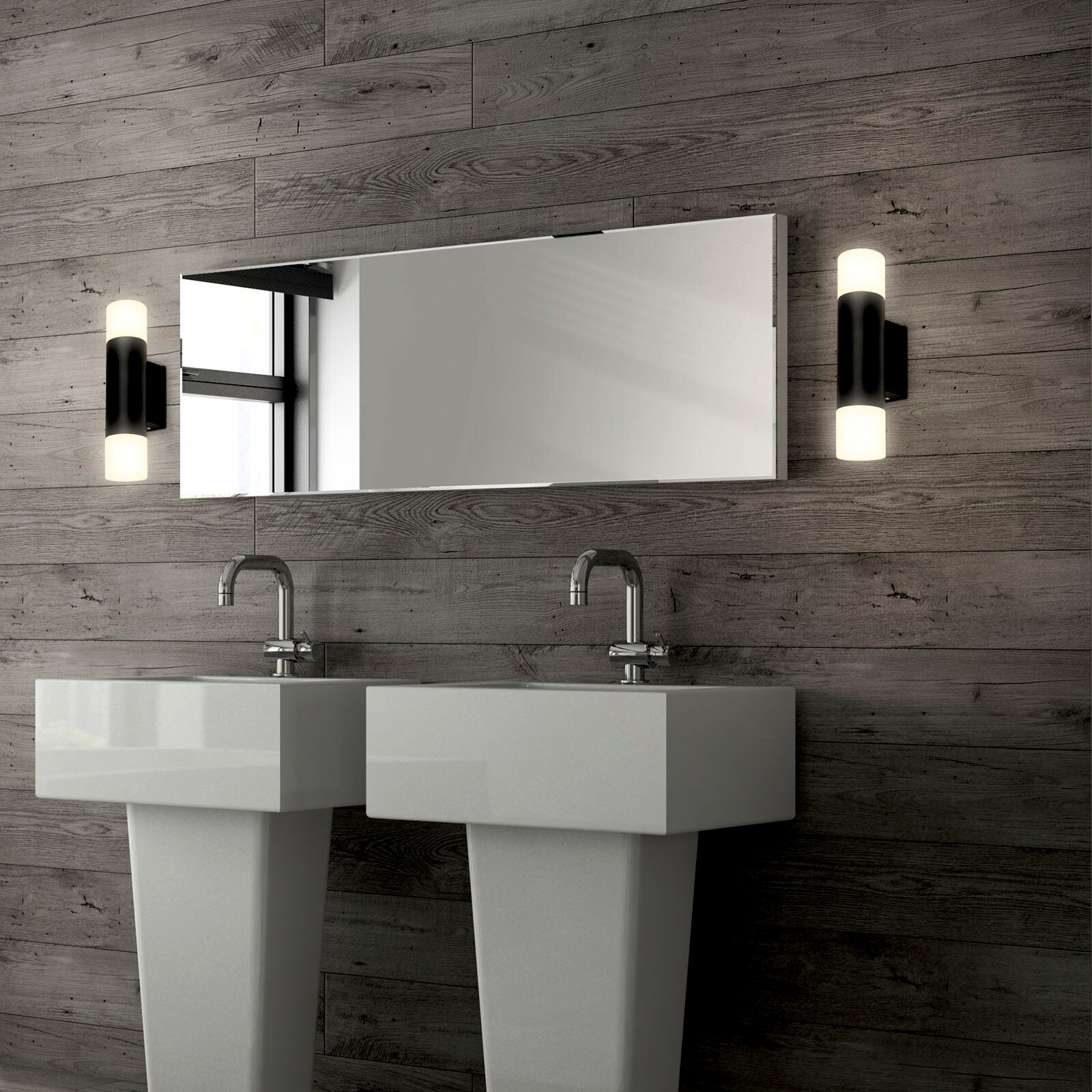 Modernes Badezimmer mit rechteckigem Wandspiegel zwischen zwei schwarzen Wandleuchten, darunter zwei weiße Standwaschbecken; Ansicht frontal auf Augenhöhe.